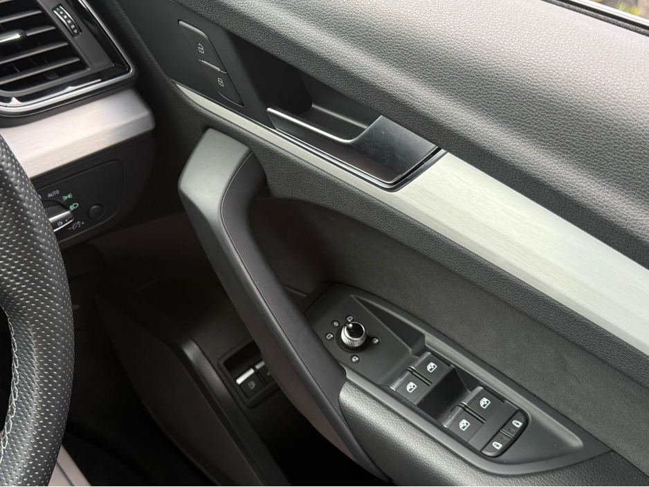 2022 Audi Q5 2L Hybrid For Sale Images