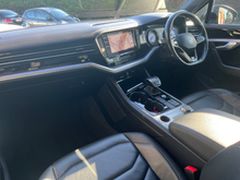 2021 Volkswagen Touareg 3L Diesel For Sale Images