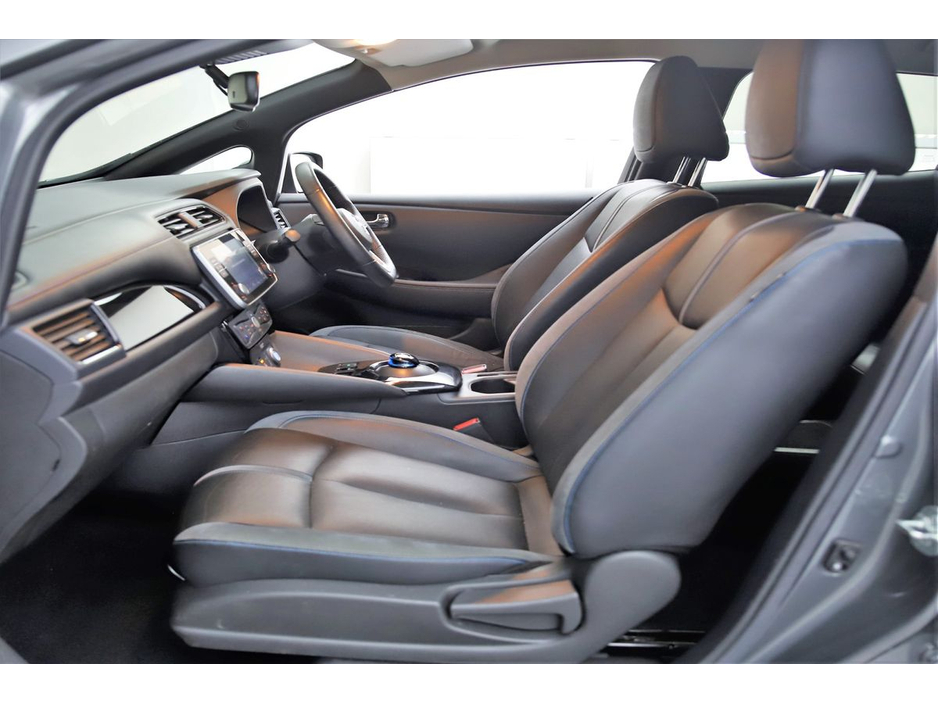 Nissan Leaf Tekna 40kWh Full Leather 360 Camera Top Spec — thumbnail 14