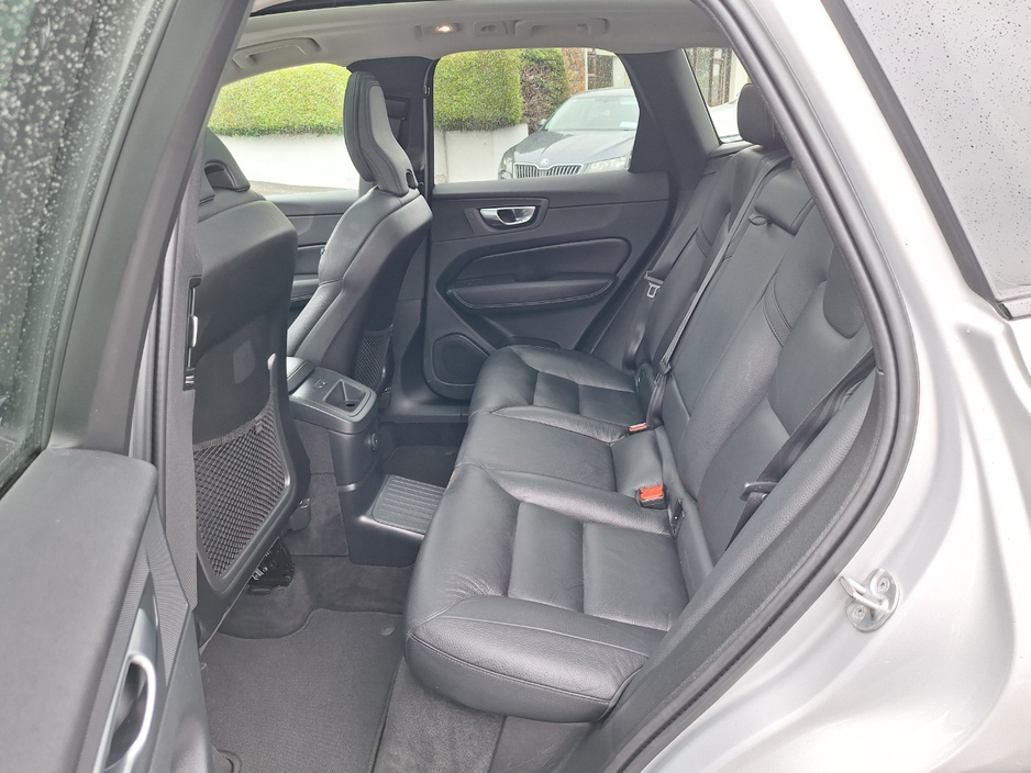 2023 Volvo XC60 2L Petrol Plug-in Hybrid For Sale Images
