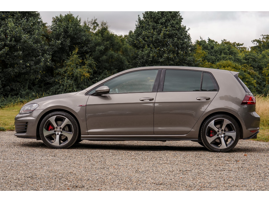 2017 Volkswagen Golf 2L Petrol For Sale Images