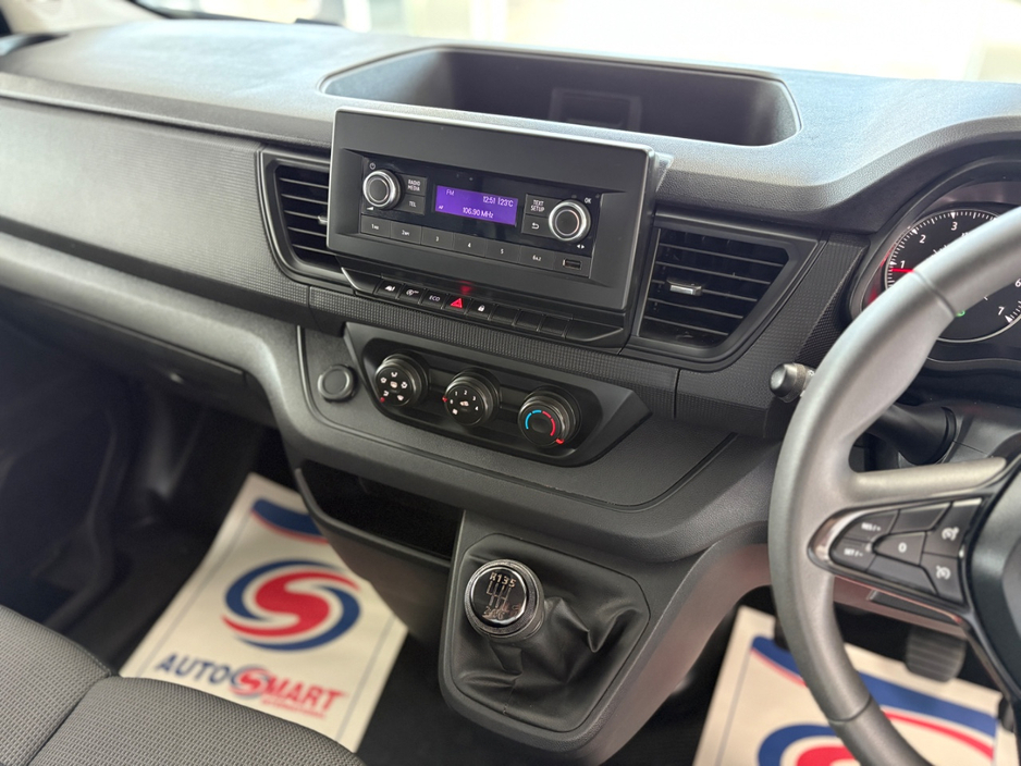 2023 Renault Trafic 2L Diesel For Sale Images