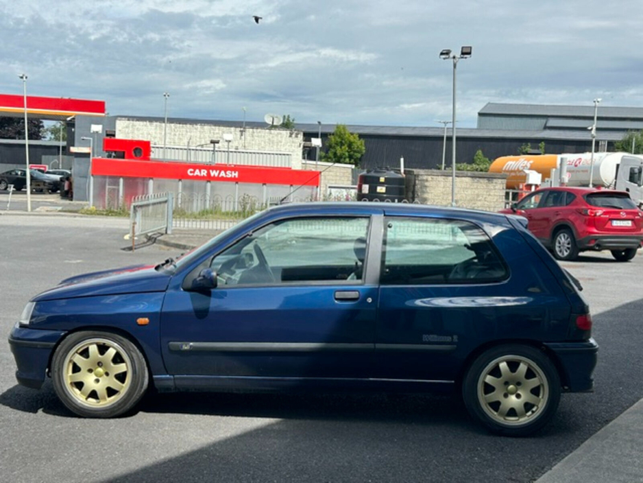 1995 Renault Clio 2L Petrol For Sale Images