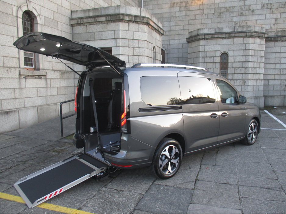 2026 Ford Tourneo Connect 2L Diesel For Sale Images
