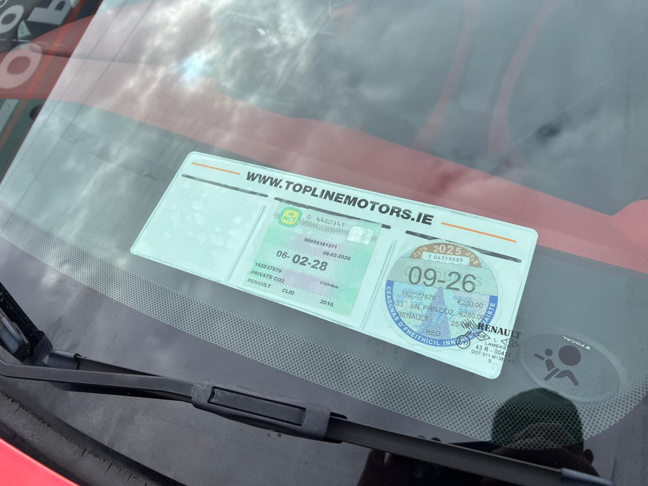 Renault Clio ==NEW NCT//APPLE CARPLAY//LOW MILES== — thumbnail 2
