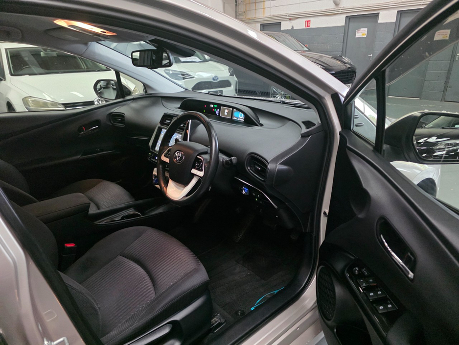 2016 Toyota Prius 1.8L Petrol Hybrid For Sale Images