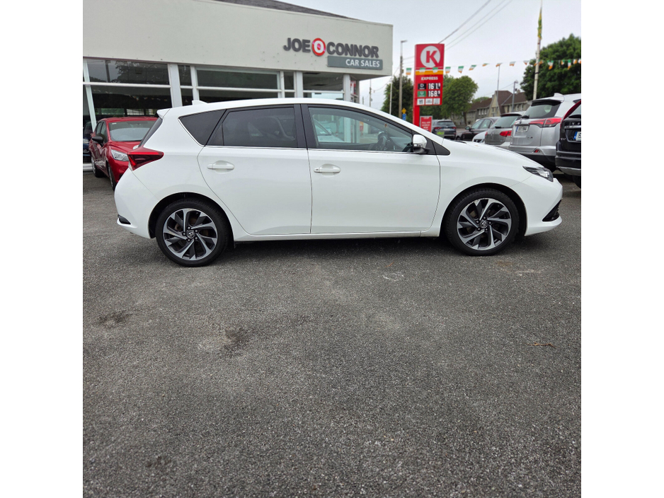 2017 Toyota Auris 1.2L Petrol For Sale Images