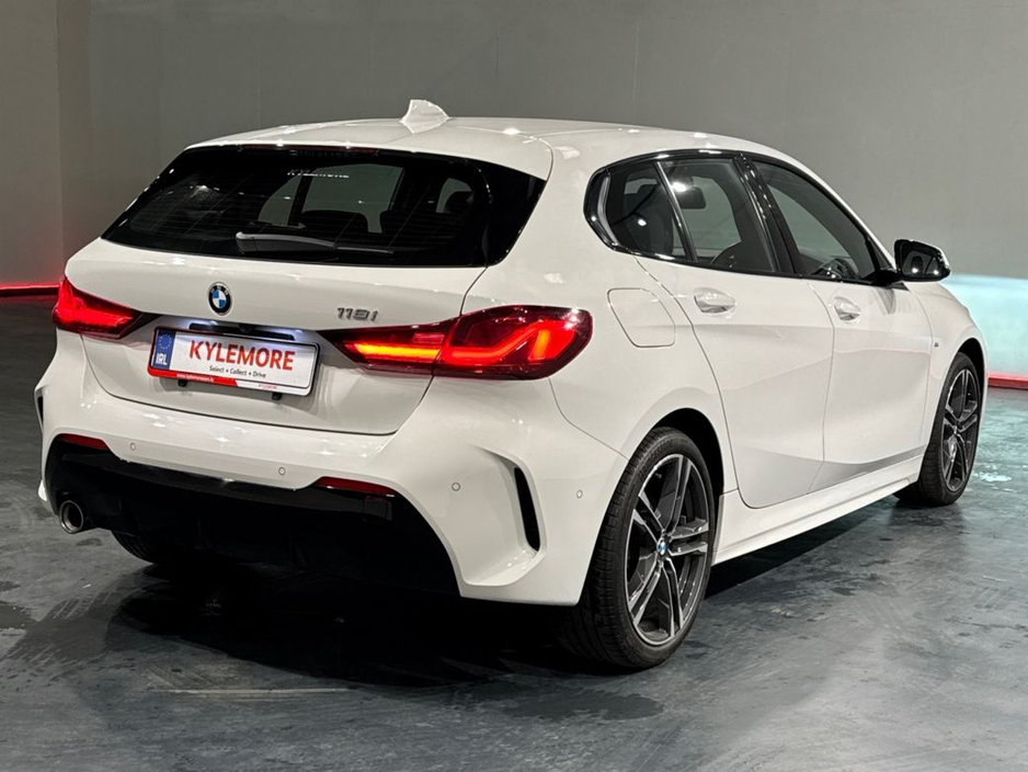 BMW 1 Series HATCHBACK 118I MSPORT - AUTOMATIC 1.5L PETROL TURBO - MSPORT ALLOY WHEELS - HALF LEATHER - MSPORT STITCHING/BADGING - DIGITAL DASH - REAR CAMERA/PARKI — thumbnail 3
