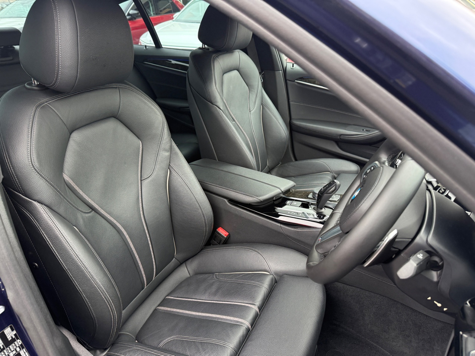 BMW 5 Series 530E M-SPORT 2.0 HYBRID AUTOMATIC * VIRTUAL COCKPIT, REAR VIEW CAMERA, 19 " DIAMOND CUT ALLOYS, PARKING SENSORS FRONT & REAR, APPLE CARPLAY /ANDROID AUTO, MEMORY SEATS, LEATHER UPHOLSTERY * — thumbnail 10