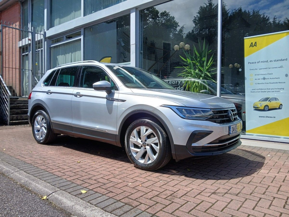 Volkswagen Tiguan 2.0 TDI 122HP Life, 1 Owner,Sunroof, Only 36km