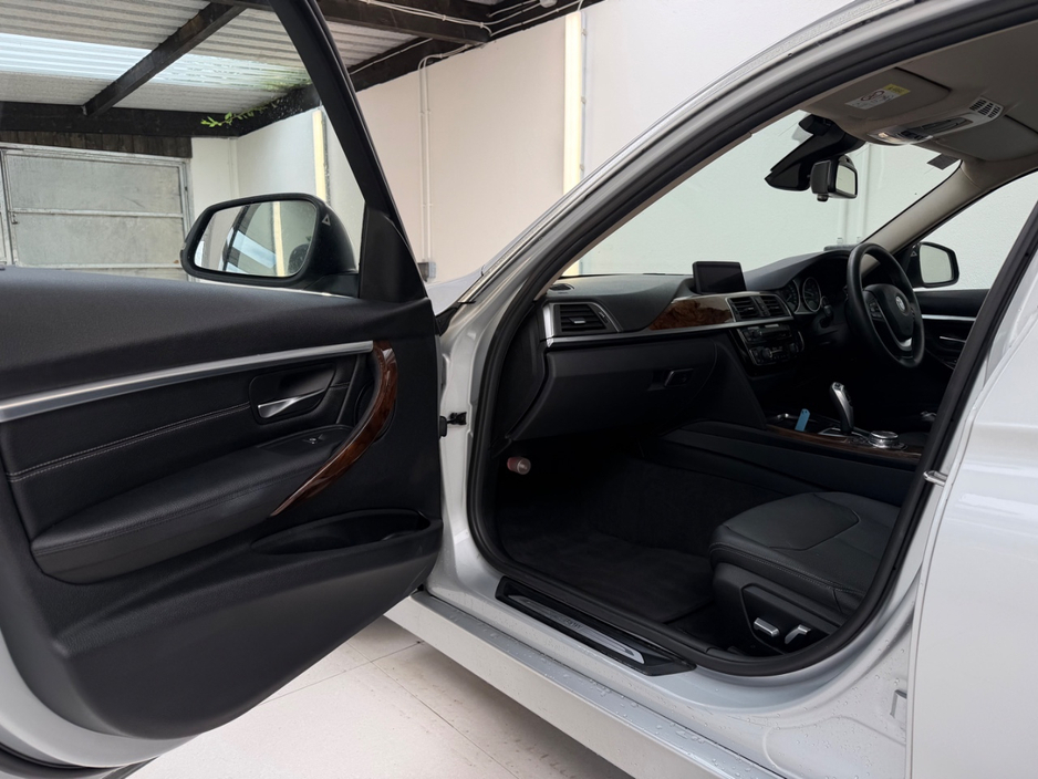 BMW 3 Series 320D SE LUXURY DIESEL AUTOMATIC // FULL HEATED ELECTRIC LEATHER // LANE ASSIST // PRIVACY PACK // STUNNING EXAMPLE // AA APPROVED 2026 — thumbnail 18