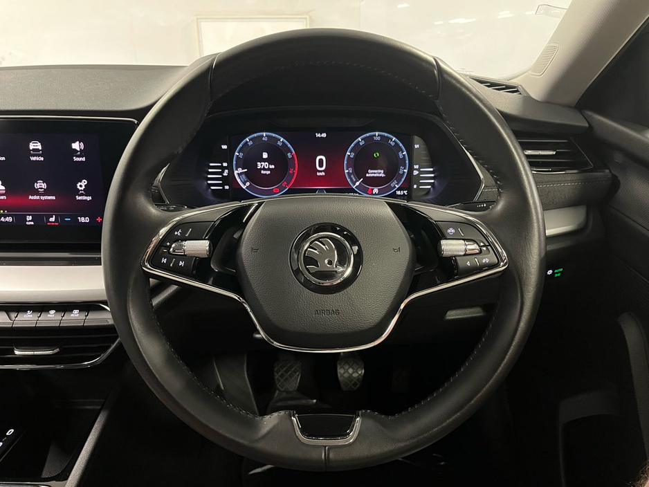 Skoda Octavia Style 1.0TSI 110BHP - Reversing Camera - Climate Control - Cruise Control - Heated Seats - Keyless Start - Apple CarPlay/Android Auto — thumbnail 6