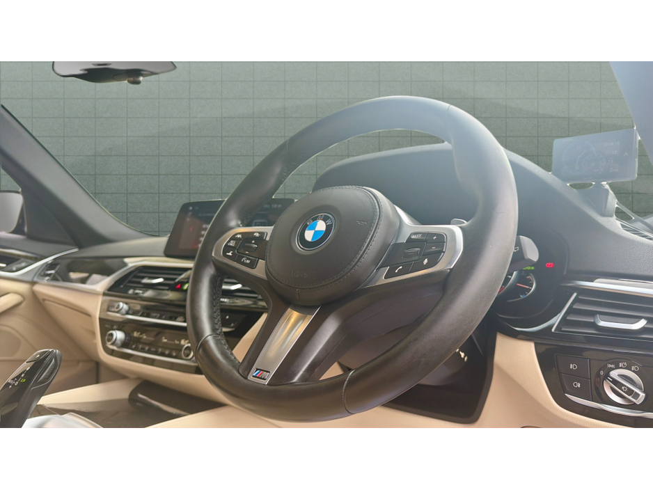 BMW 5 Series xDrive-523d G31 MSPORT PRO TOURING 71,000KMS - HUGE SPEC — thumbnail 14