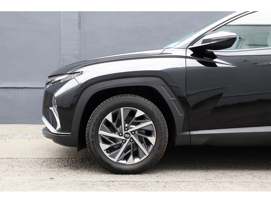 Hyundai Tucson 2WD Executive w.2 Tone Roof — thumbnail 3