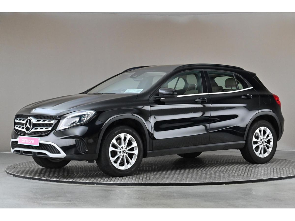 Mercedes-Benz GLA Class GLA 180 *BEIGE LEATHER* — thumbnail 4