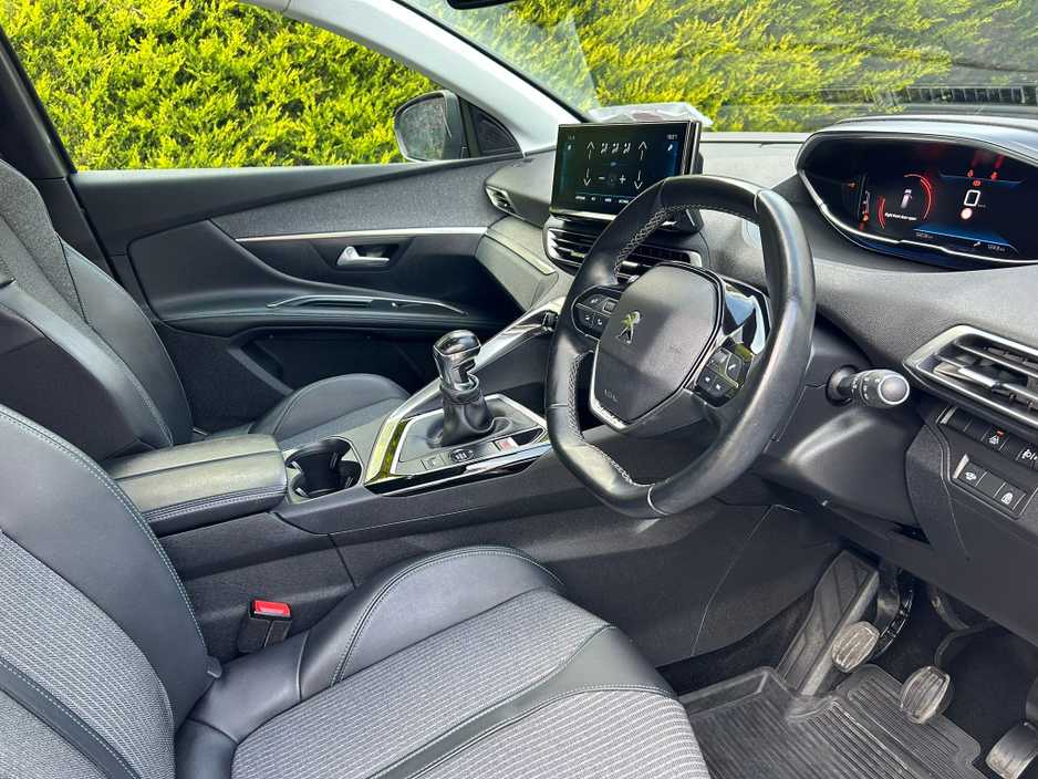 2022 Peugeot 5008 1.5L Diesel For Sale Images