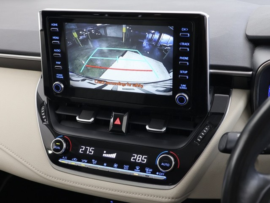 Toyota Corolla Luna Sport Hybrid Saloon — thumbnail 12