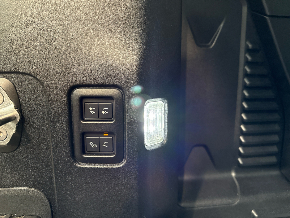 2024 Land Rover Defender 3L Diesel For Sale Images