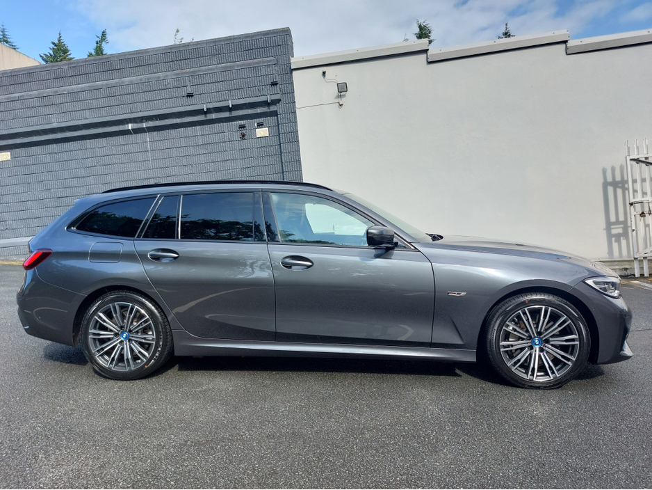 2022 BMW 3 Series 2.0L Petrol Plug-in Hybrid For Sale Images