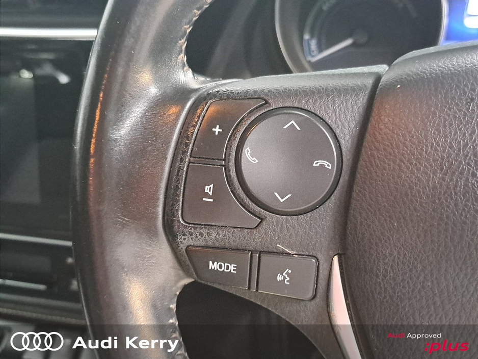 Toyota Auris HYBRID LUNA SPORT 4DR AUTO — thumbnail 20