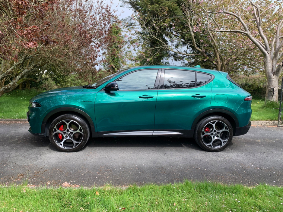 2023 Alfa Romeo Tonale 1.3L Petrol Plug-in Hybrid For Sale Images