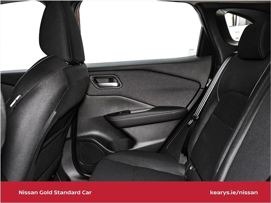 Nissan Qashqai 1.3 PET MILD HYBRID SV WITH HEATED FRONT SEATS - HEATED STEERING WHEEL - HEATED WINDSCREEN - MEGA SALE PRICE — thumbnail 7