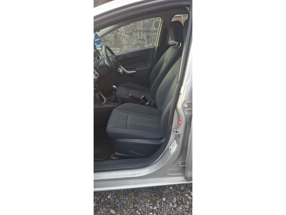 Ford Fiesta 1.25 ZETEC 82PS 5DR ARGENTO — thumbnail 9