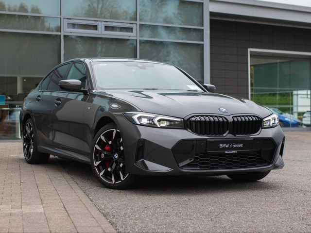 2026 BMW 3 SERIES 330e M Sport Pro