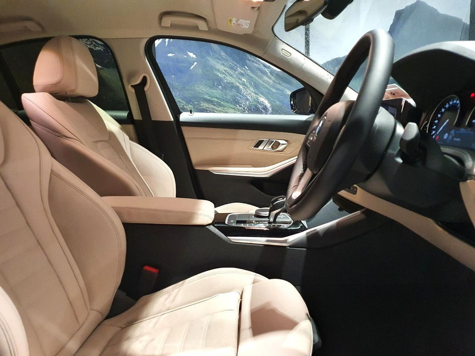 BMW 3 Series 318d Sport Saloon — thumbnail 12