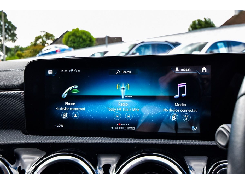 Mercedes-Benz CLA Class 200d Progressive Auto — thumbnail 16