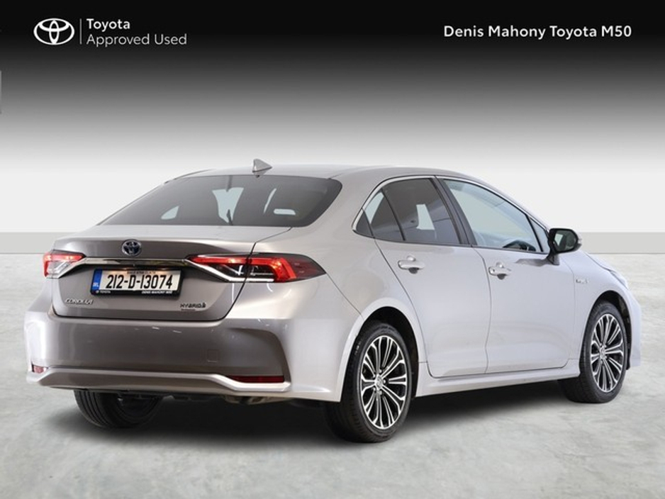 Toyota Corolla Luna Sport Hybrid Saloon — thumbnail 2