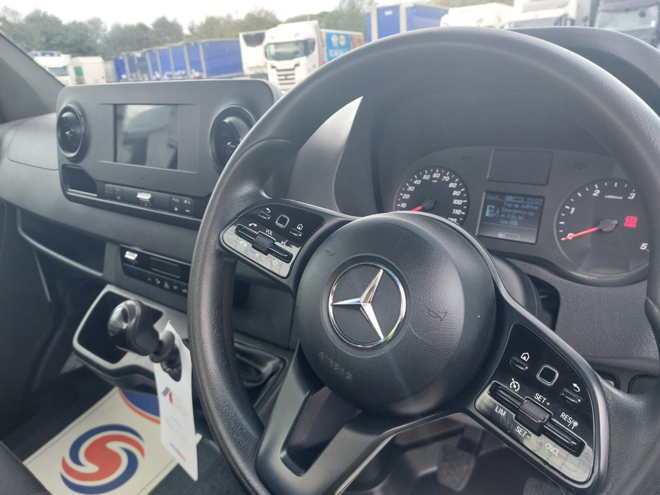 2022 Mercedes-Benz Sprinter 2L Diesel For Sale Images