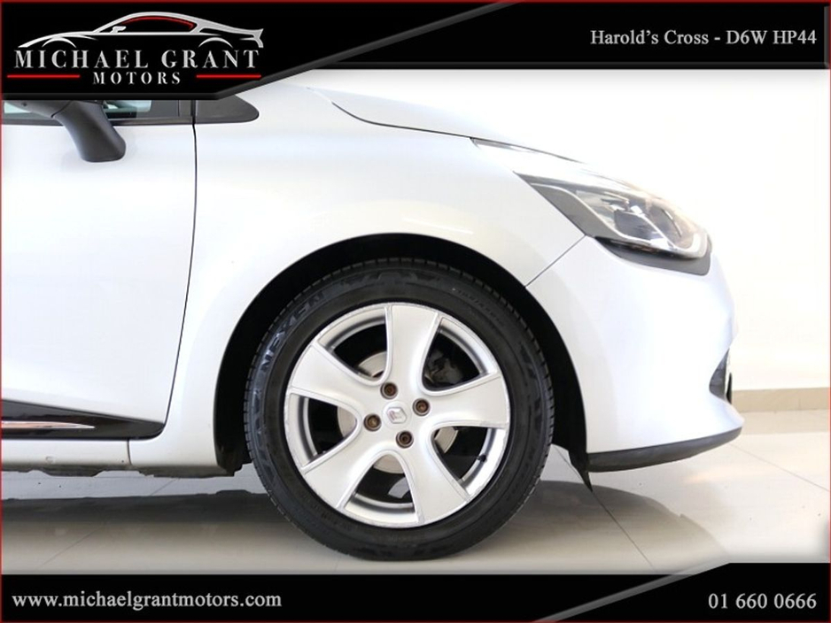 2014 Renault Clio 1.1L Petrol For Sale Images