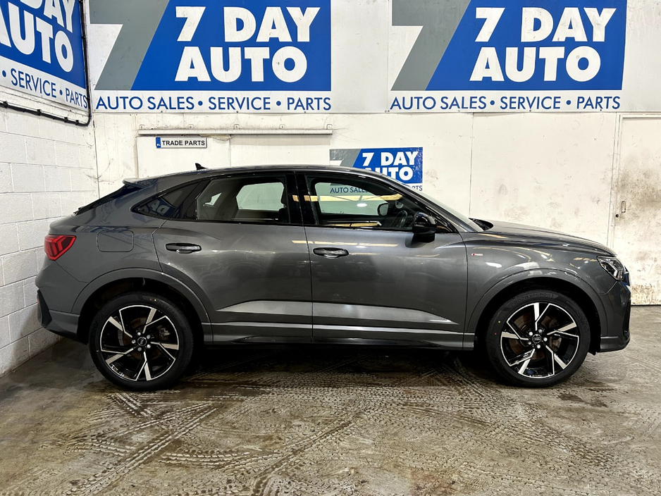 2022 Audi Q3 1.4L Petrol Plug-in Hybrid For Sale Images