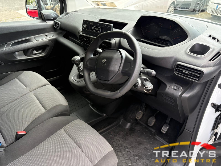 2022 Peugeot Partner 1.5L Diesel For Sale Images