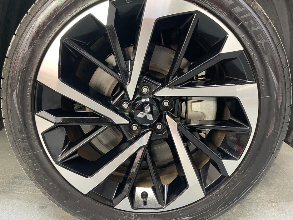 2022 Mitsubishi Outlander 2.4L Petrol Plug-in Hybrid For Sale Images