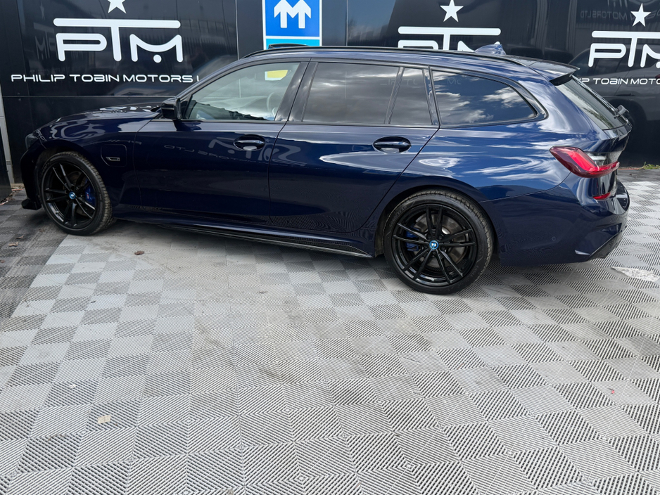 BMW 3 Series M SPORT PRO G21 Auto Pan Roof Tech Pack — thumbnail 6