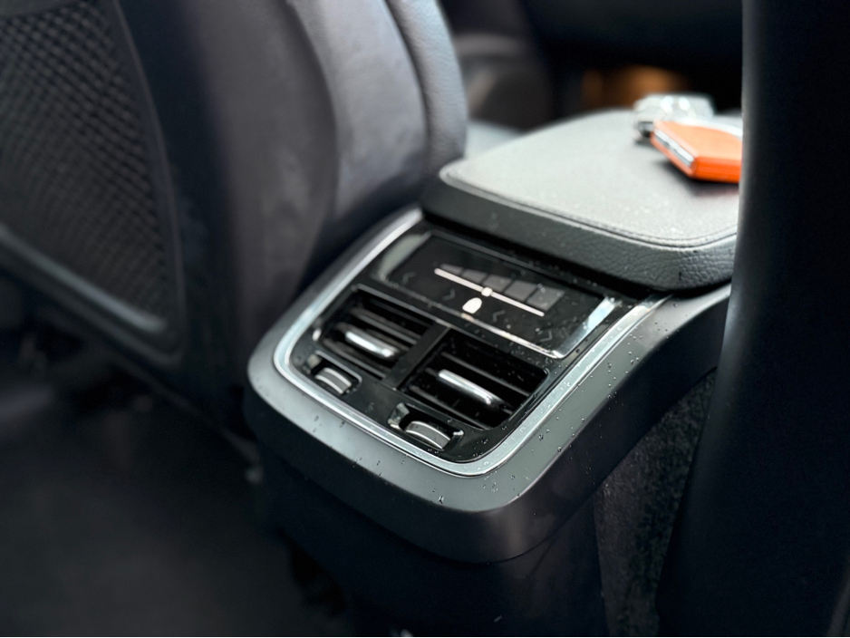 2021 Volvo XC90 2L Diesel For Sale Images