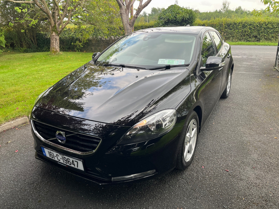 2016 Volvo V40 2L Petrol For Sale Images