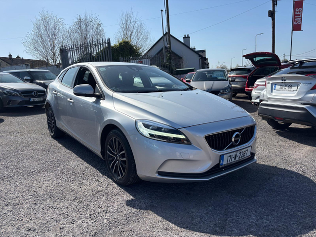 2017 VOLVO V40 D2 MOMENTUM ED 5DR FINANCE ARRANGED