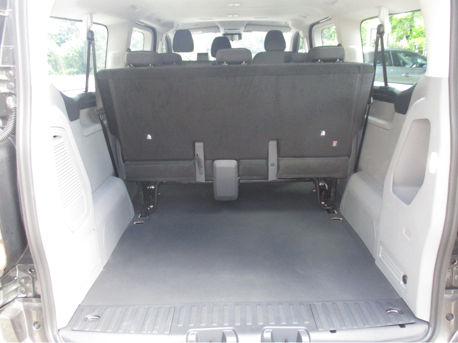 2026 Ford Transit Custom Kombi 2.5L Petrol Plug-in Hybrid For Sale Images