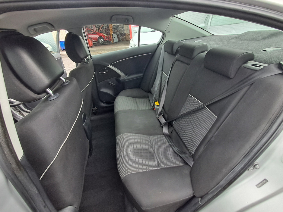 2014 Toyota Avensis 2L Diesel For Sale Images