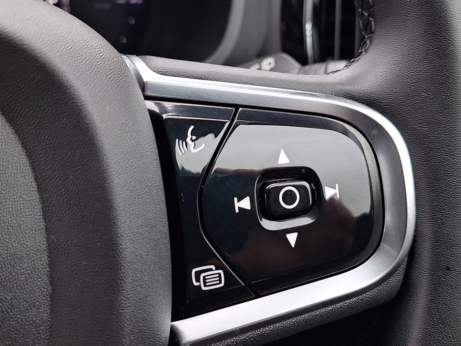 2023 Volvo XC60 2L Petrol Plug-in Hybrid For Sale Images