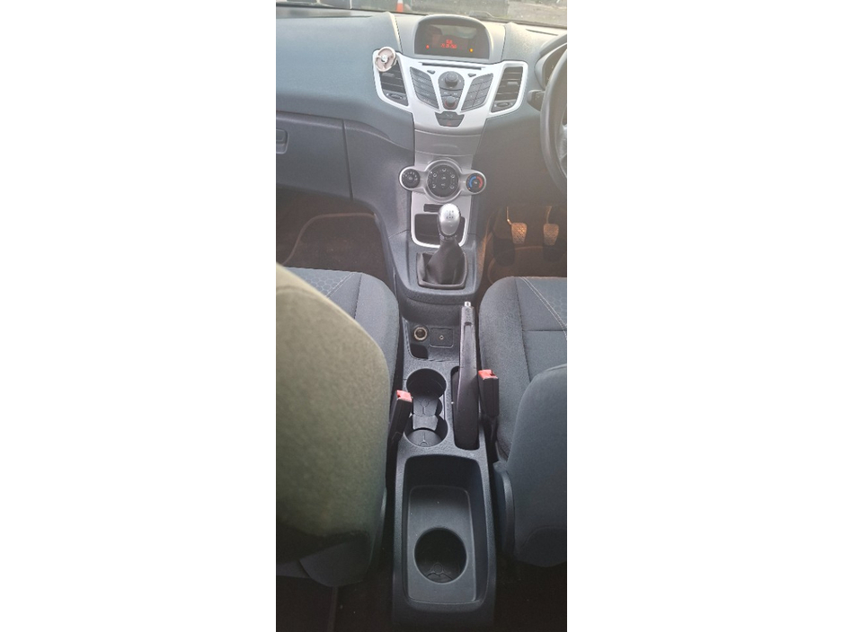 Ford Fiesta 1.25 ZETEC 82PS 5DR ARGENTO — thumbnail 7