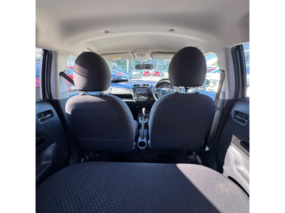 Mitsubishi Mirage — thumbnail 14