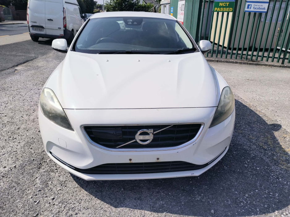 2015 Volvo V40 1.6L Diesel For Sale Images