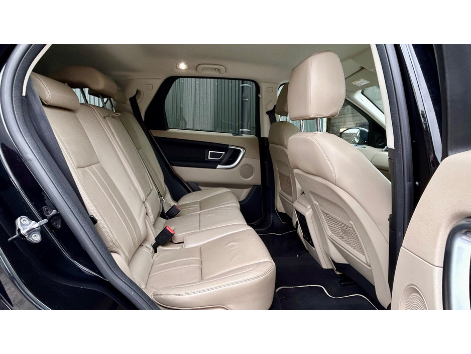2018 Land Rover Discovery 2L Diesel For Sale Images