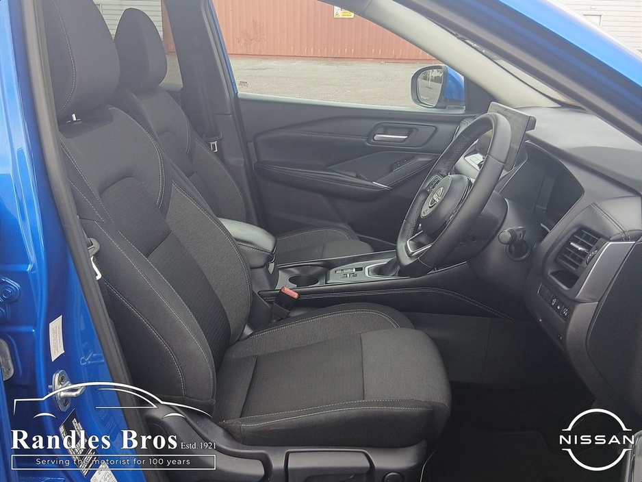 Nissan Qashqai 1.3 PET MILD HYBRID SV PREMIUM — thumbnail 10