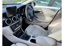 Mercedes-Benz CLA Class 180 D 4DR