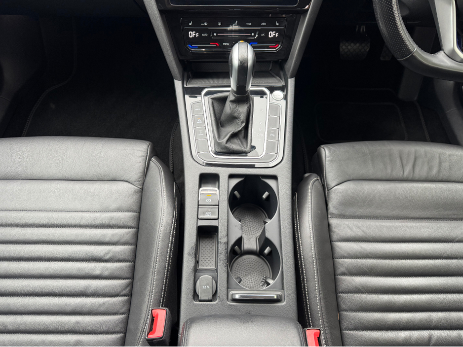 2022 Volkswagen Passat 1.4L Petrol Plug-in Hybrid For Sale Images